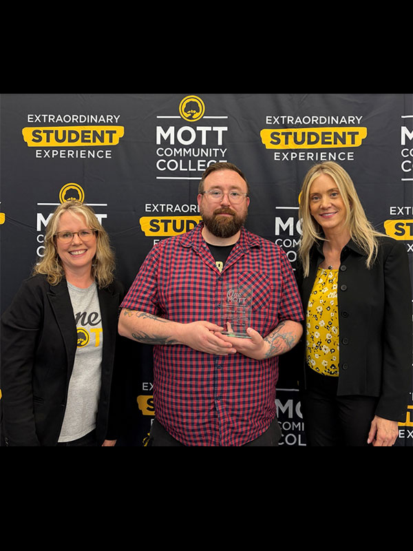 Rebecca Martz, Joshua Justice and President, Shaunda Richardson-Snell